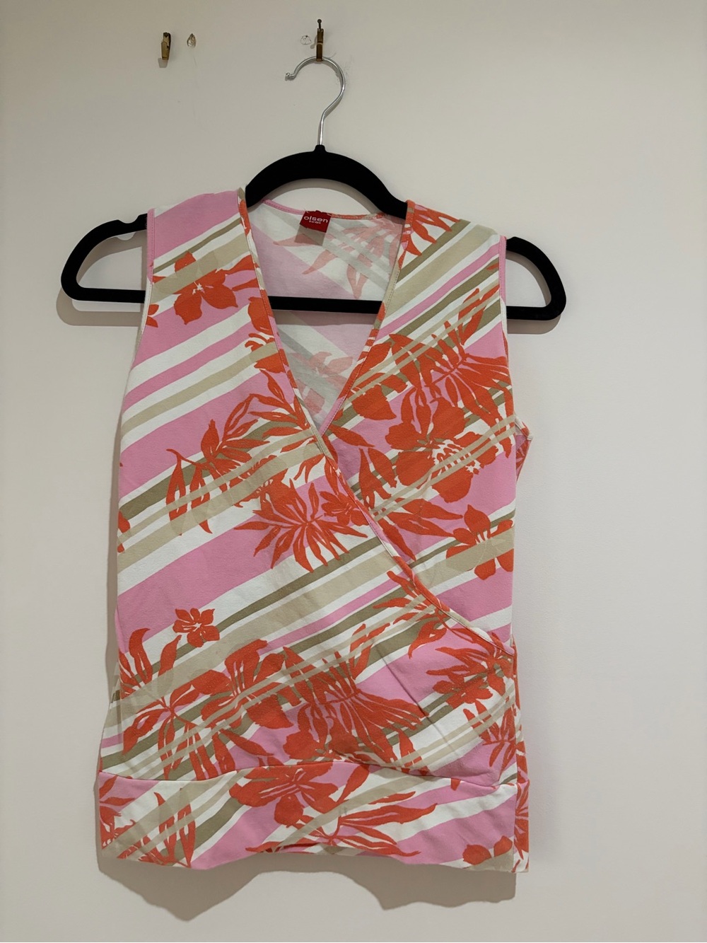 Olsen Europe Tropical Hawaiian Floral Wrap Tank Top in Pink and Coral